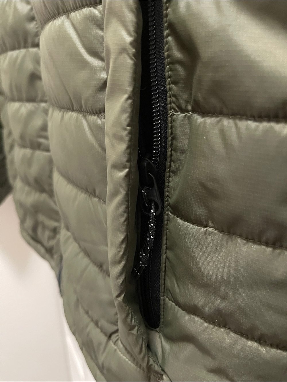 Gerry Weber Men's Quilted Hooded Puffer Jacket in Olive Green - Picture 3 of 7
